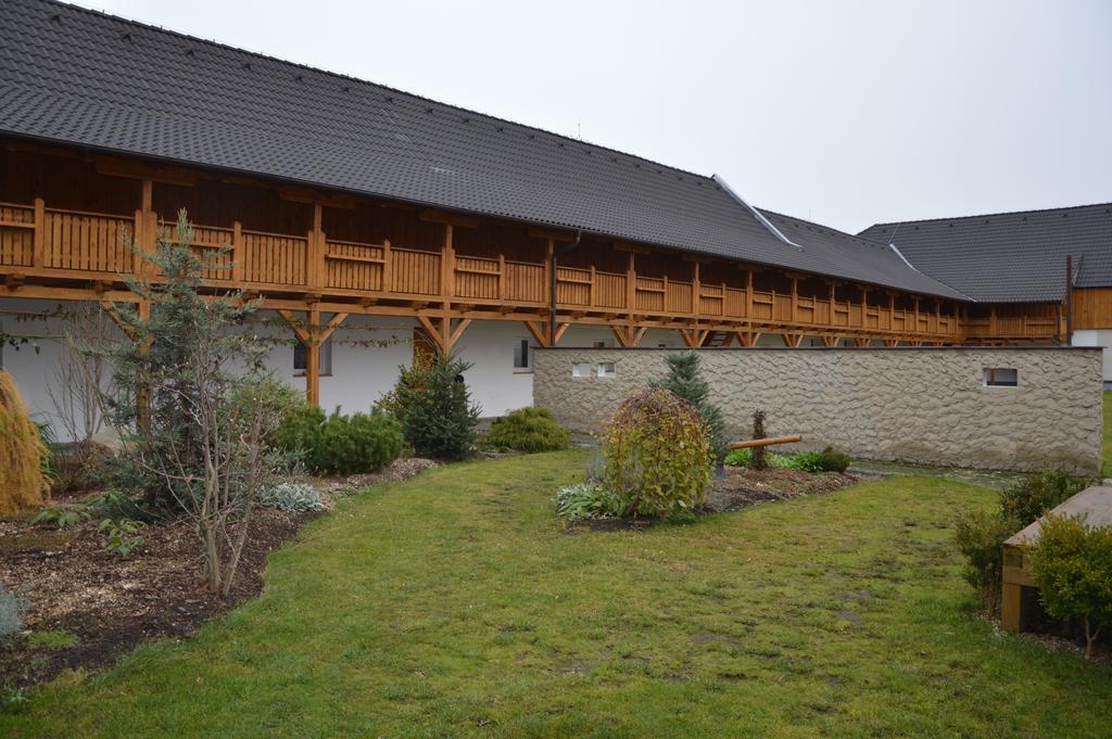 Statek 3 - Wellness & Spa Hotel Hluboká nad Vltavou Exterior foto